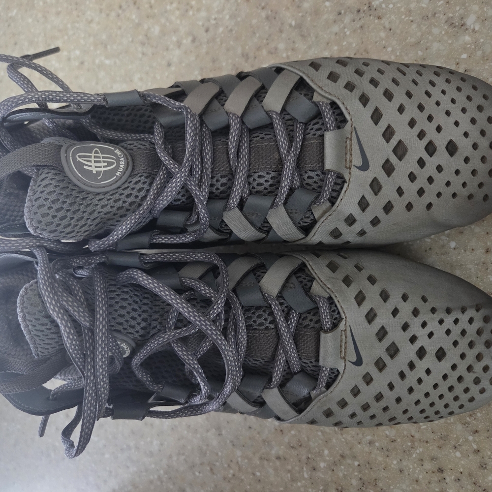 Nike Women’s Gray Cleats